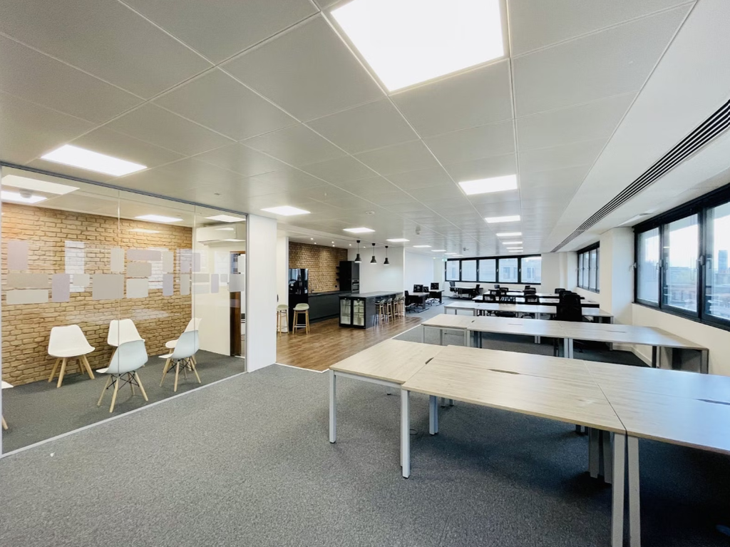 Property photo 2 of 4 Office Space