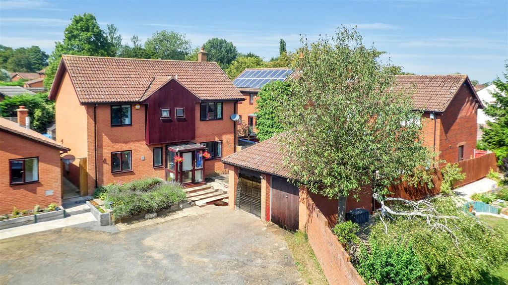 Property photo 1 of 23 1090953.Jpg
