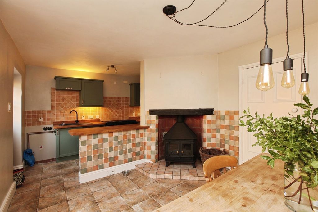 Property photo 3 of 22