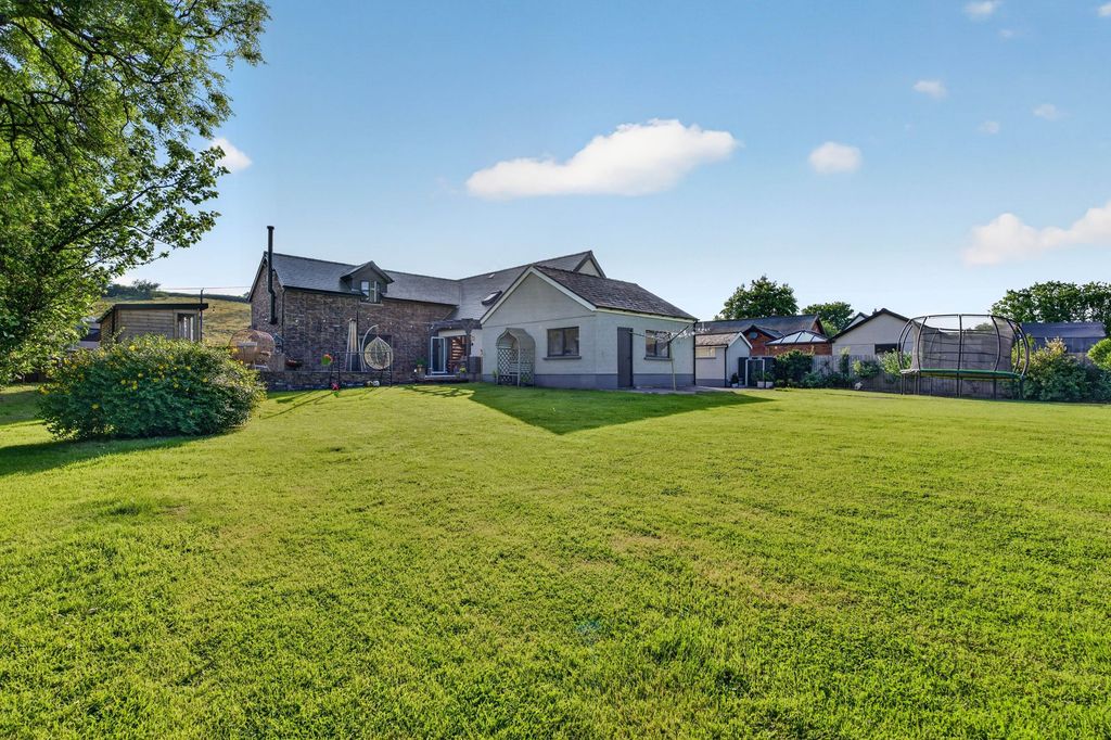Property photo 2 of 48