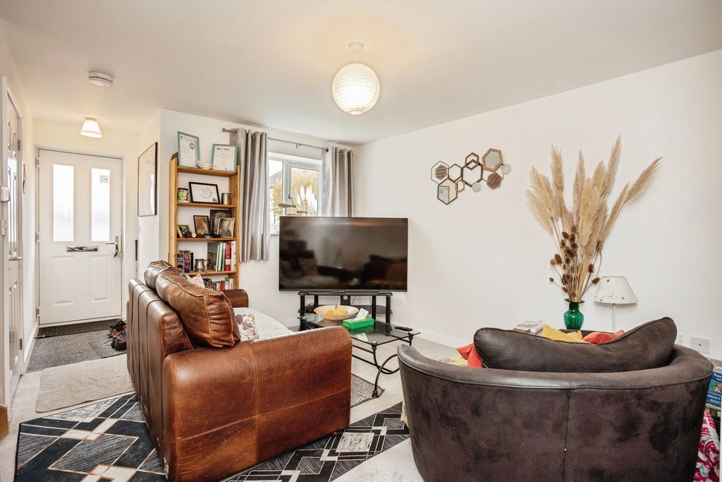 Property photo 2 of 17 Photo