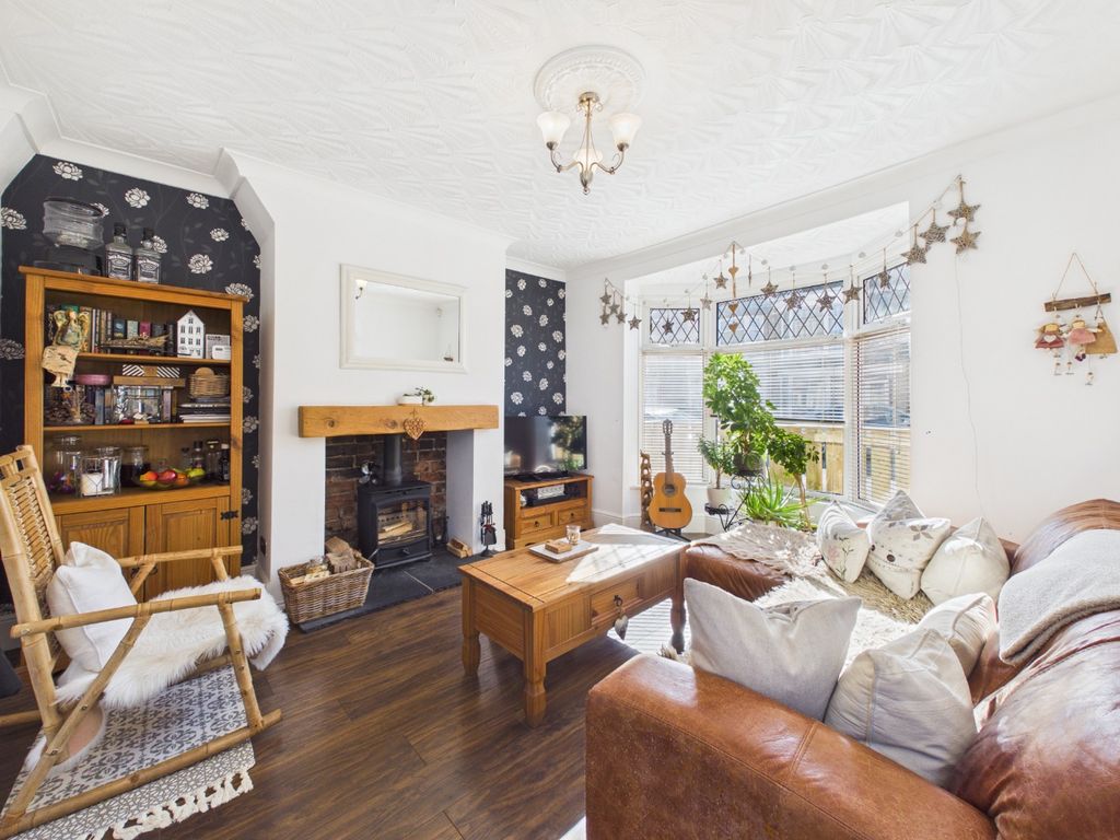 Property photo 2 of 8 4879326