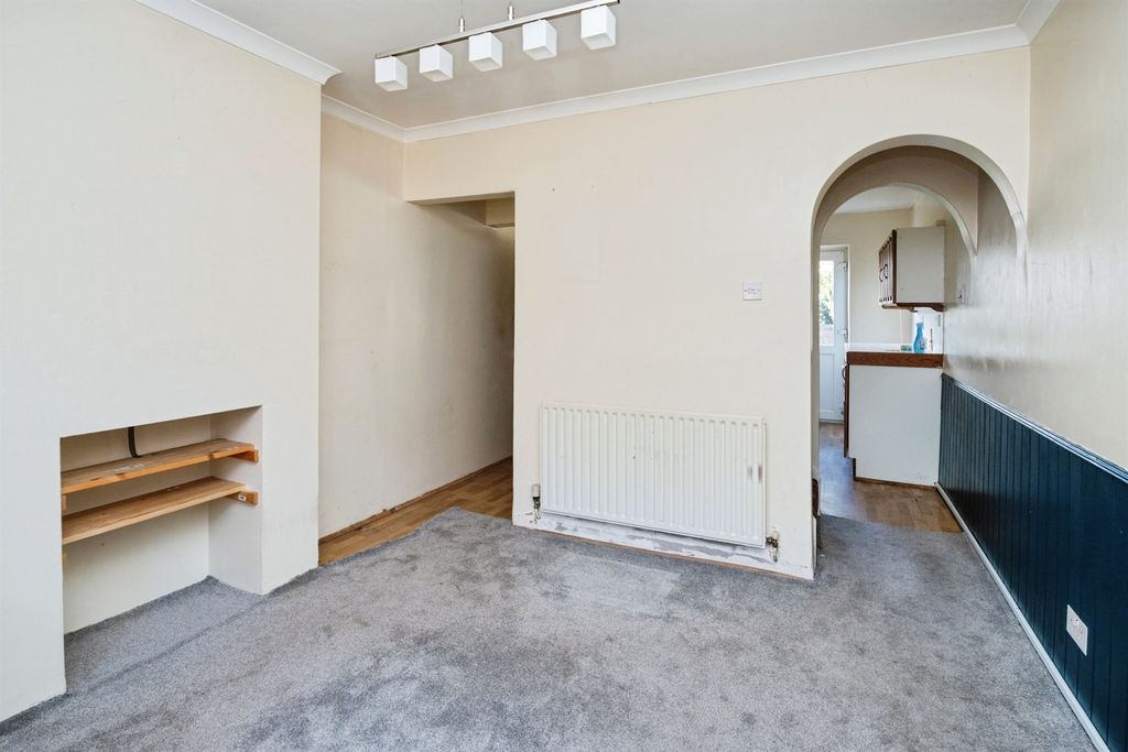 Property photo 2 of 20