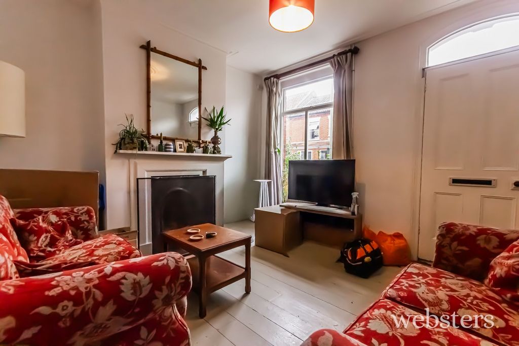 Property photo 2 of 12