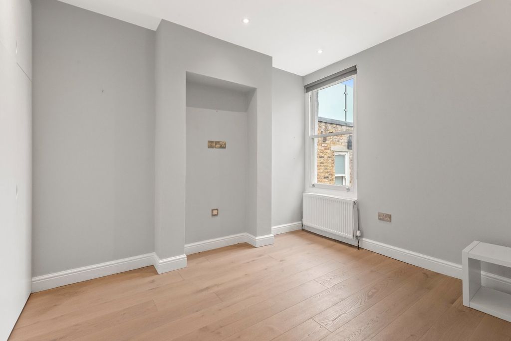 Property photo 3 of 7