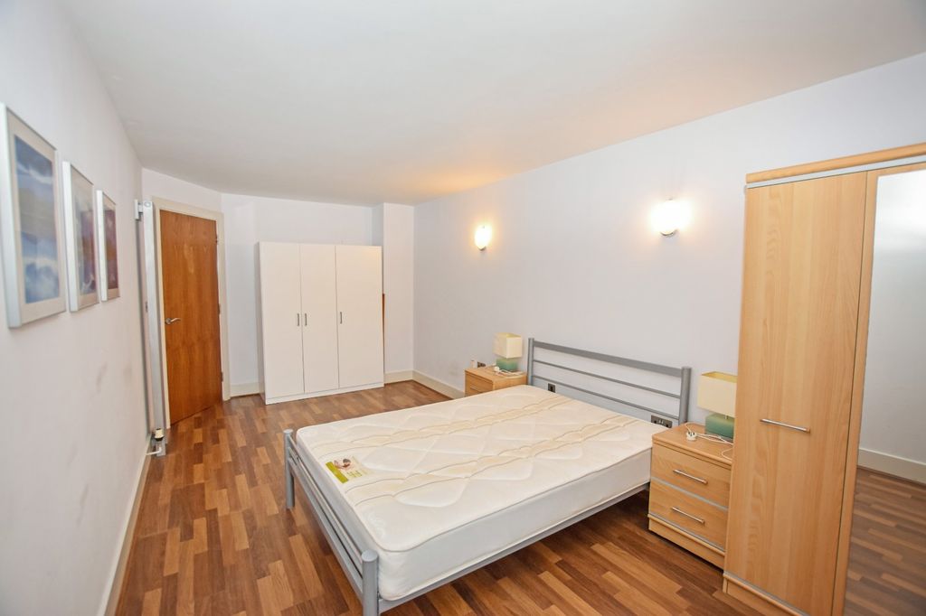 Property photo 2 of 11 Picture No. 33