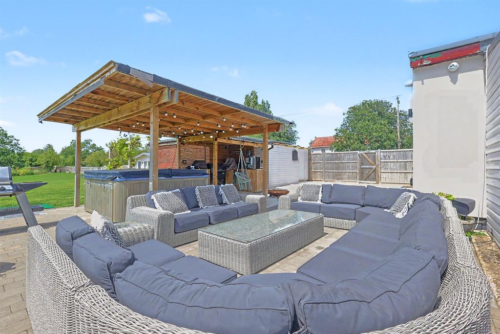 Property photo 1 of 35