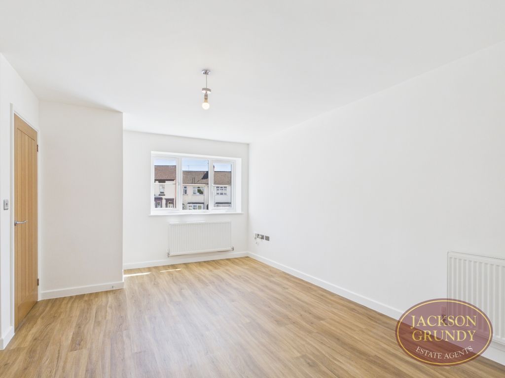 Property photo 2 of 12 Photo 11