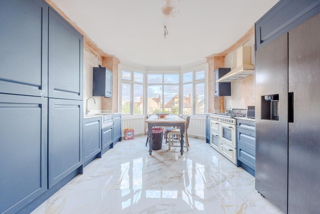 Property photo 3 of 24 Kitchen