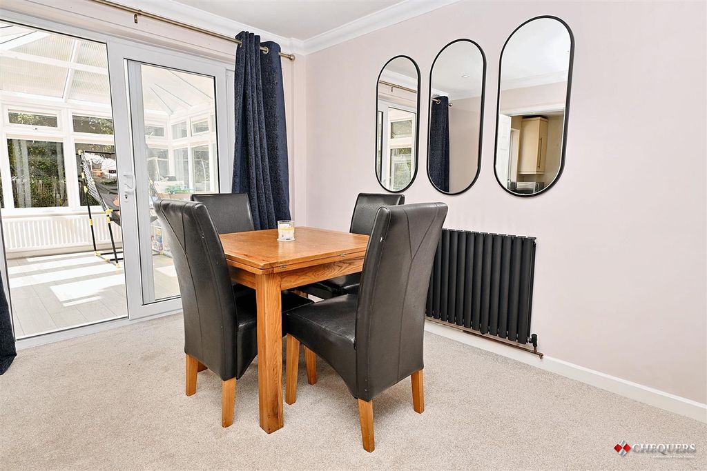 Property photo 3 of 19 Lounge/ Dining Room