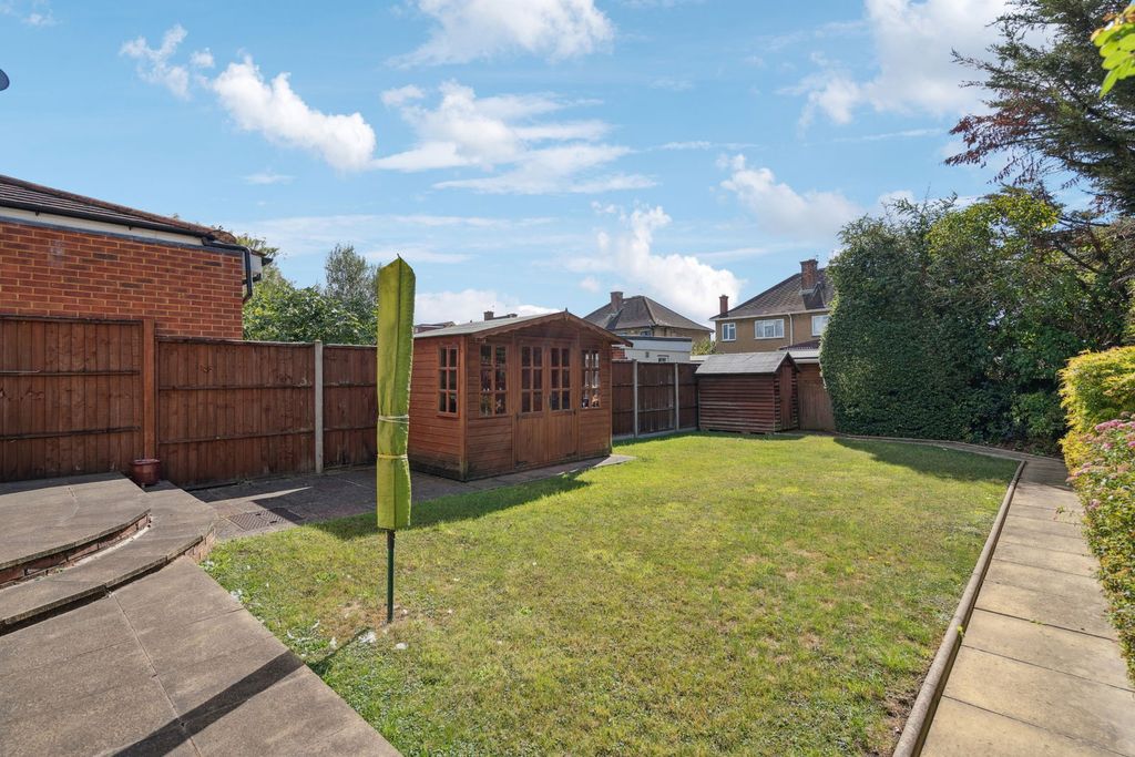 Property photo 2 of 20