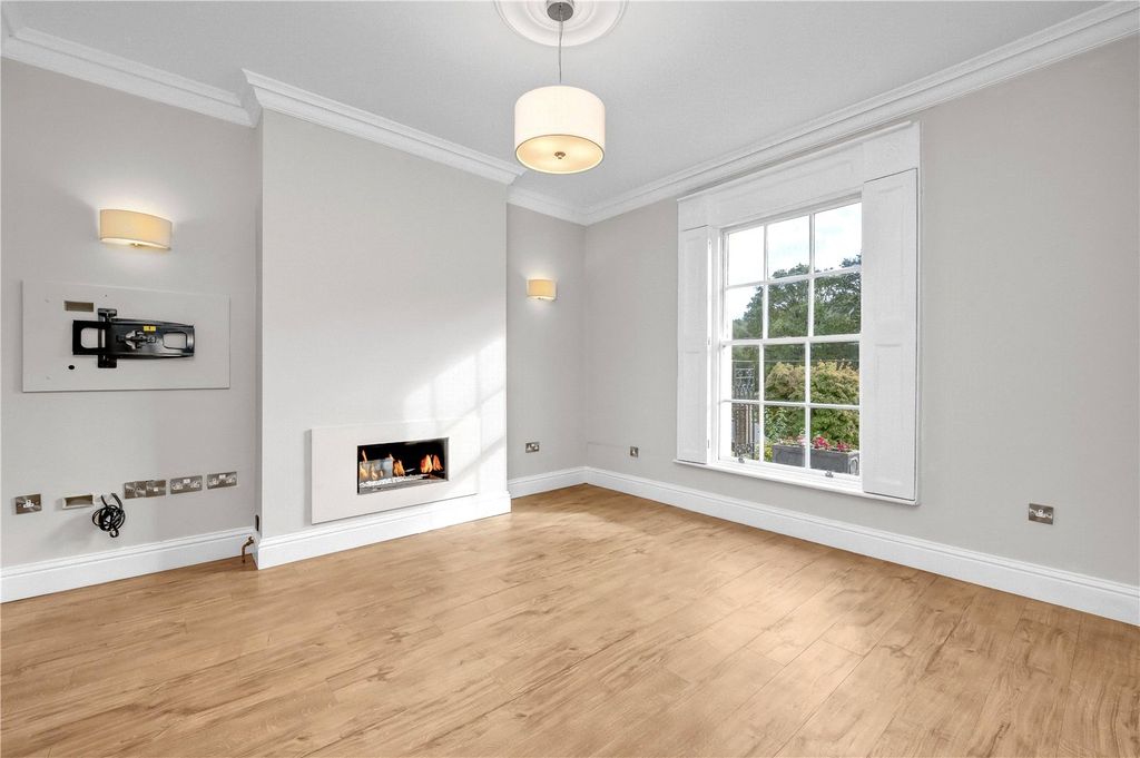 Property photo 2 of 13 Reception Room