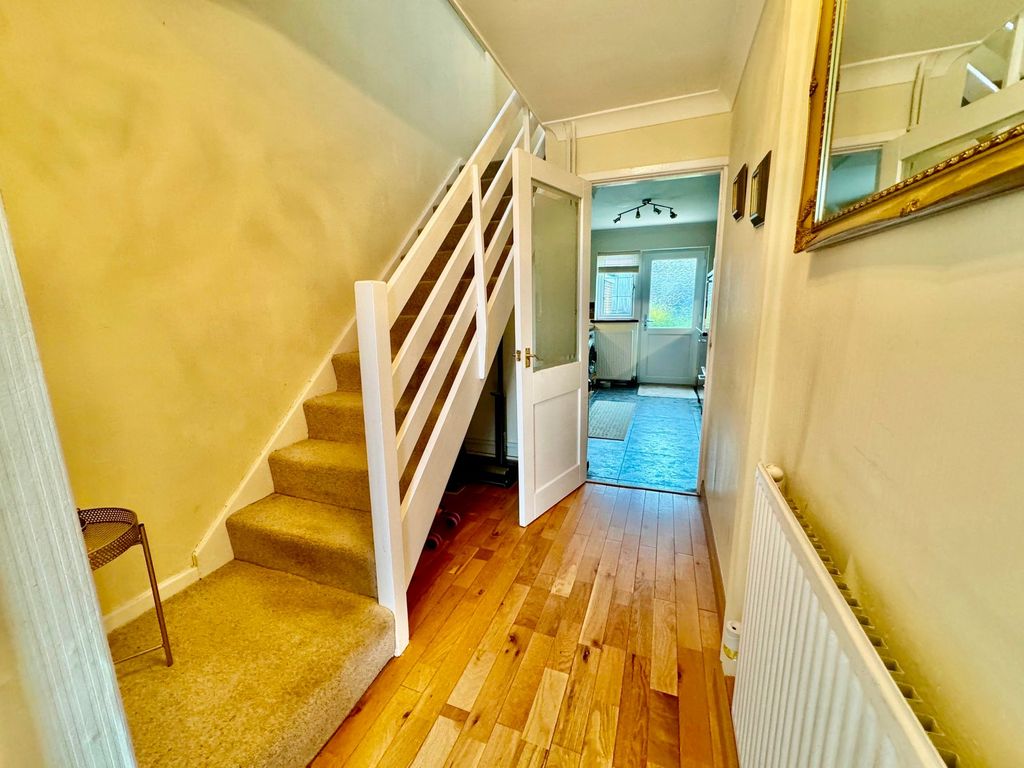 Property photo 2 of 32