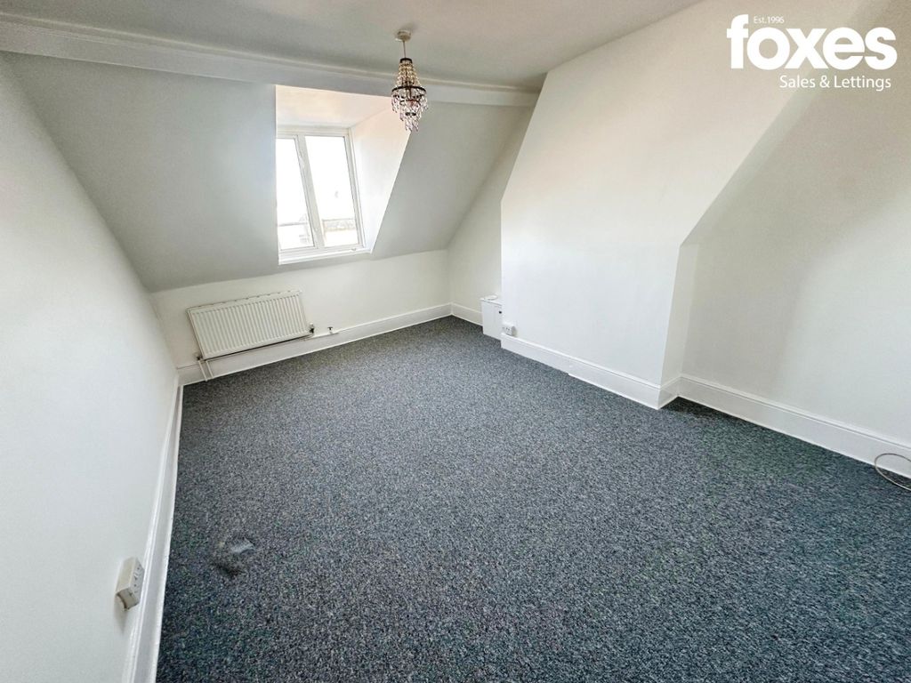 Property photo 3 of 9 4015873