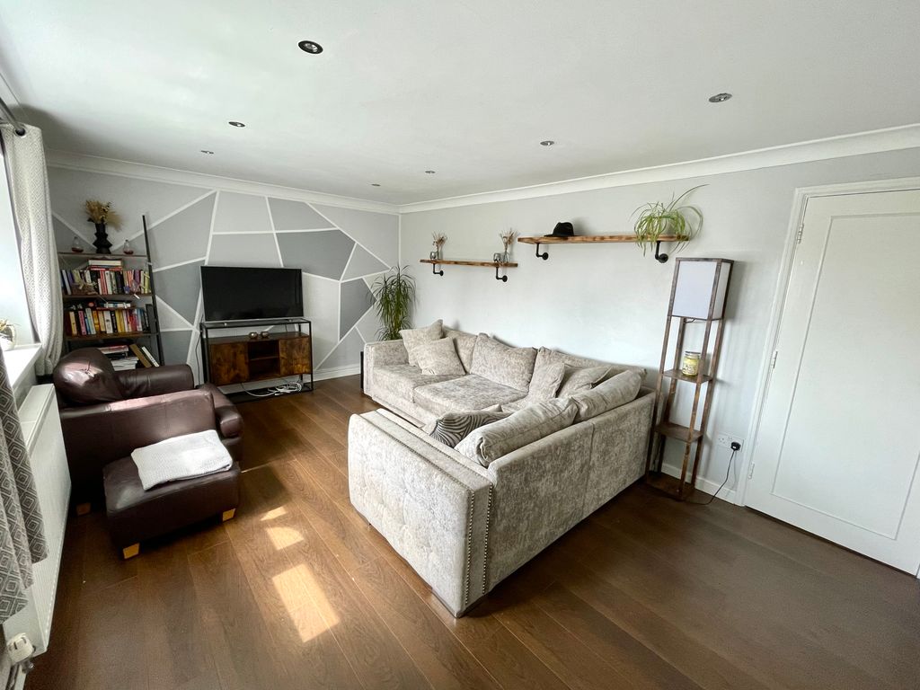 Property photo 2 of 14 Img_1345