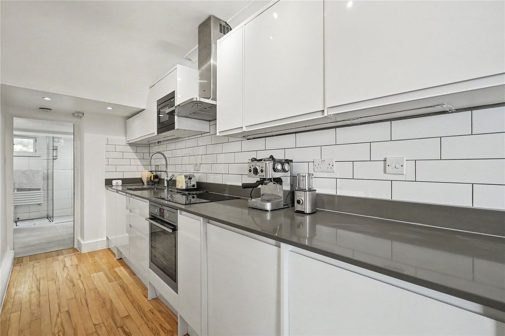 Property photo 3 of 22 Picture No. 05