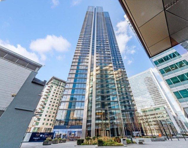 Property photo 1 of 9 Nelsons Are Proud To Present This Luxury Two Bedroom One Bathroom Apartment Located On The 21st Floor Of The Iconic Harcourt Tower In The Heart Of Canary Wharf.
