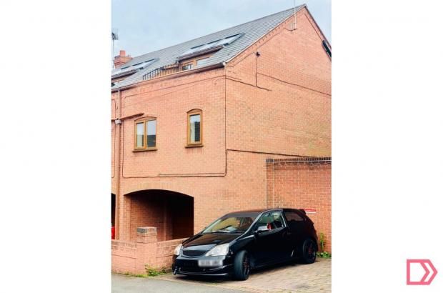 Property photo 1 of 10 4726F530-C45A-496F-8