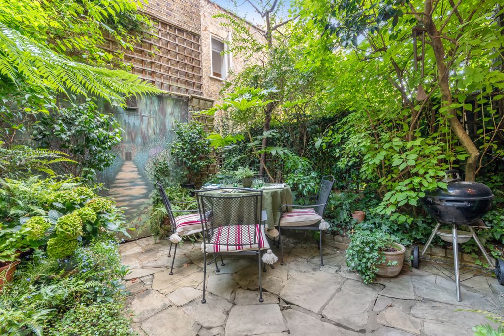 Property photo 3 of 13