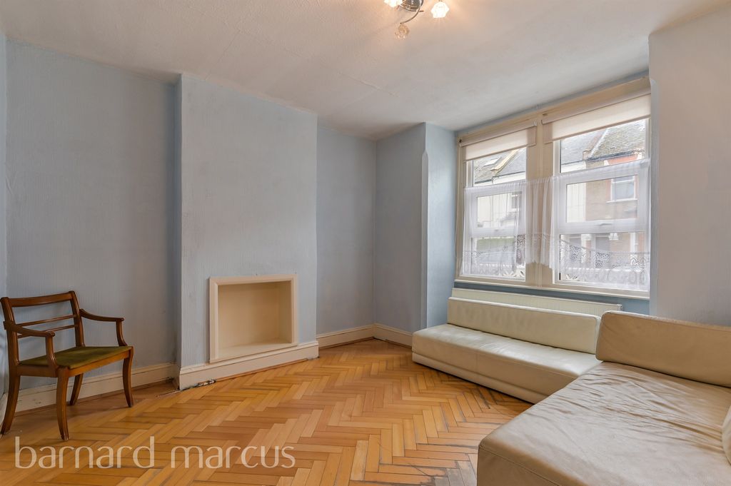 Property photo 3 of 16