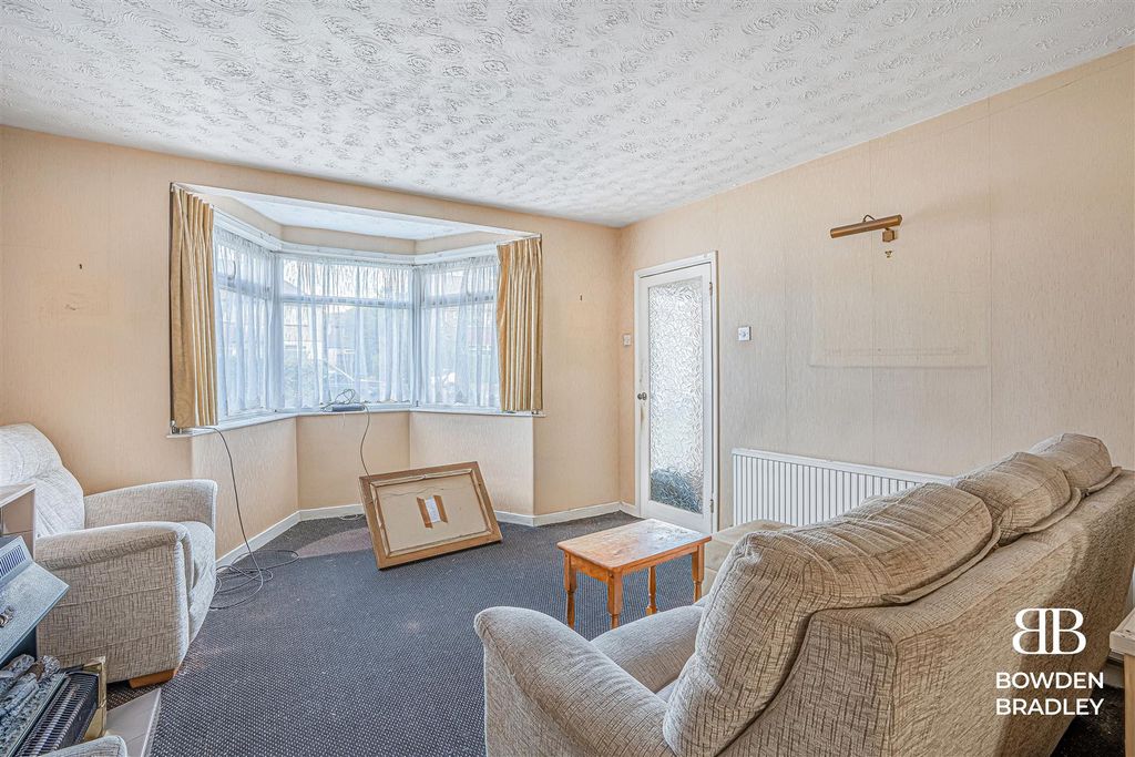 Property photo 2 of 12 Living Room