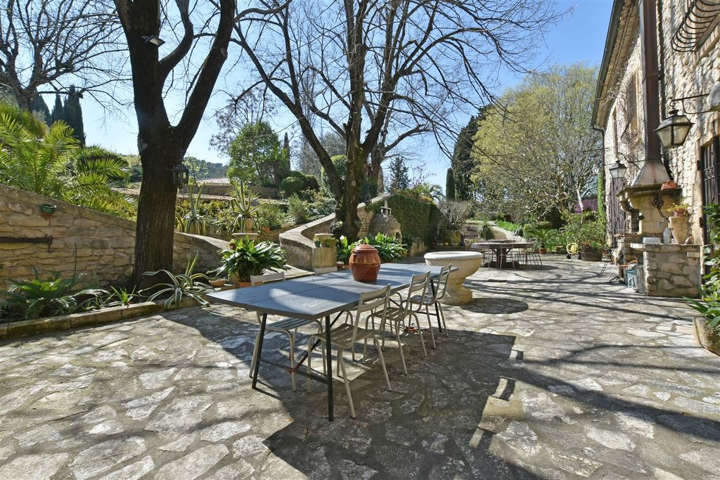 Property photo 2 of 36