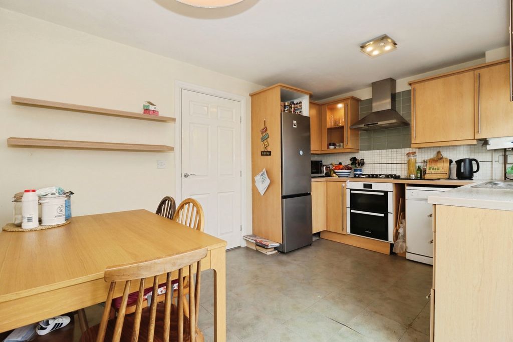 Property photo 3 of 17 Photo