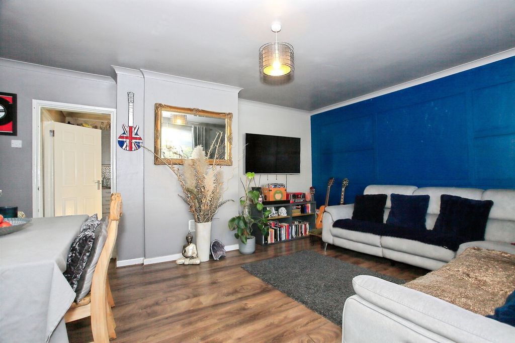 Property photo 2 of 20 Lounge/Diner