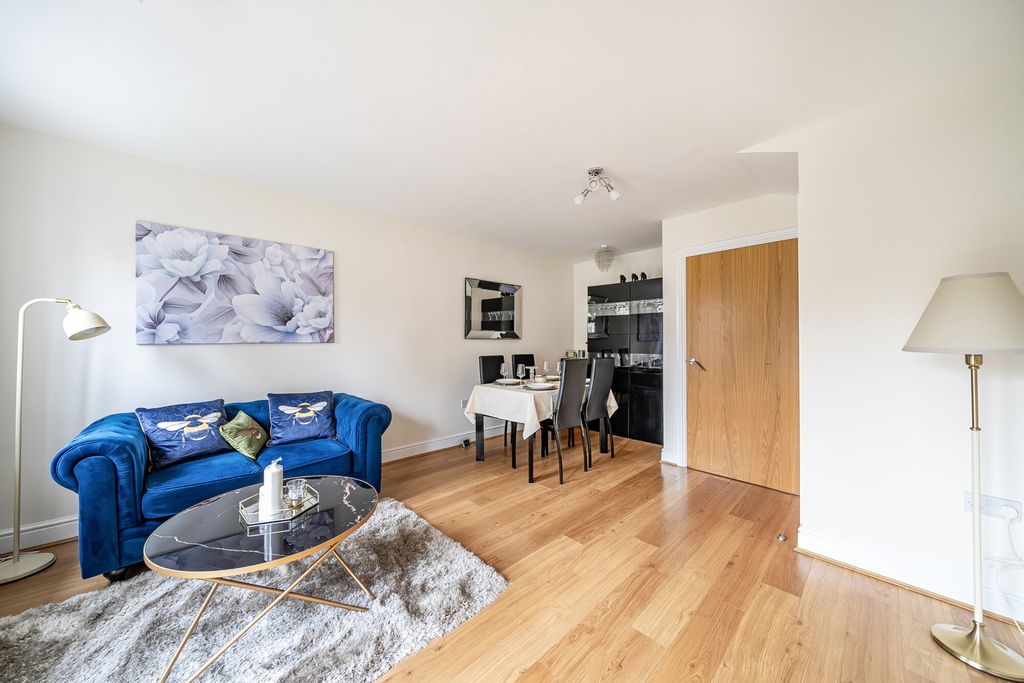 Property photo 3 of 20 1298652-3-682cd42...