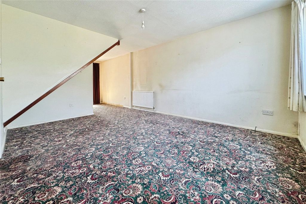 Property photo 3 of 19 Living Room