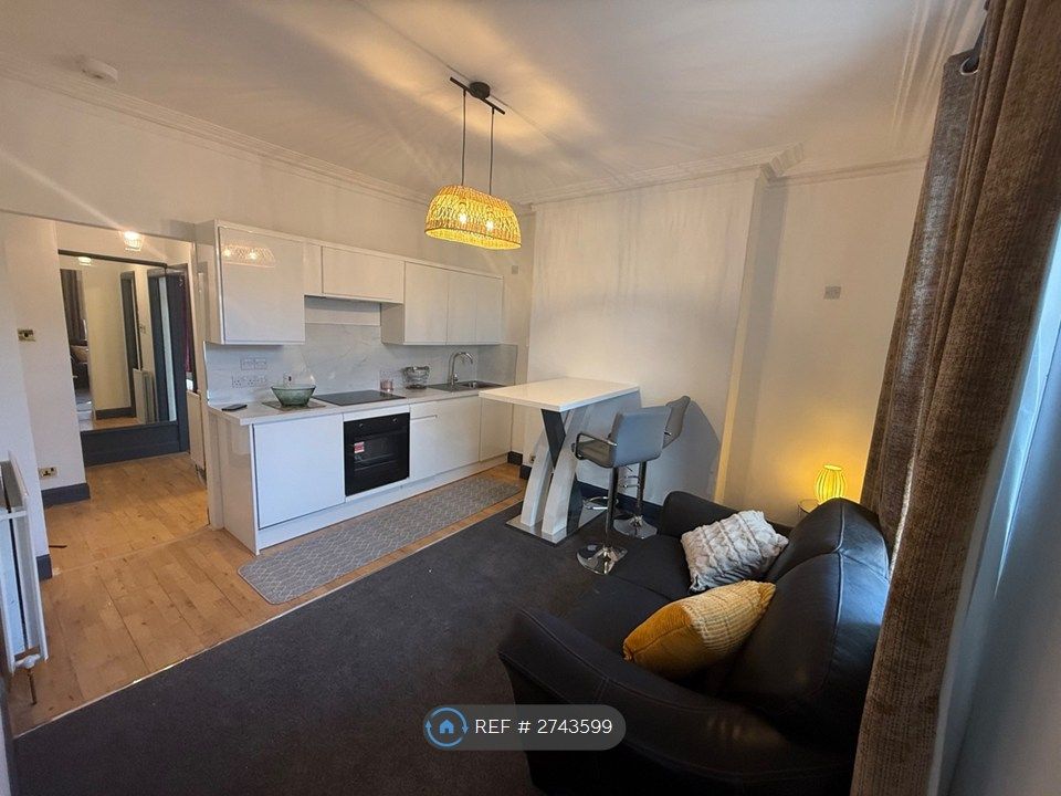 Property photo 1 of 15 Lounge / Kitchen