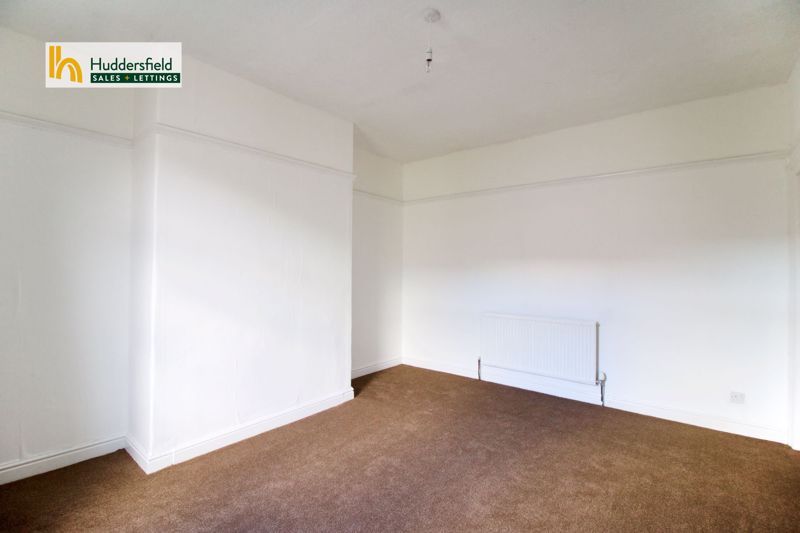 Property photo 1 of 12 Livingroom