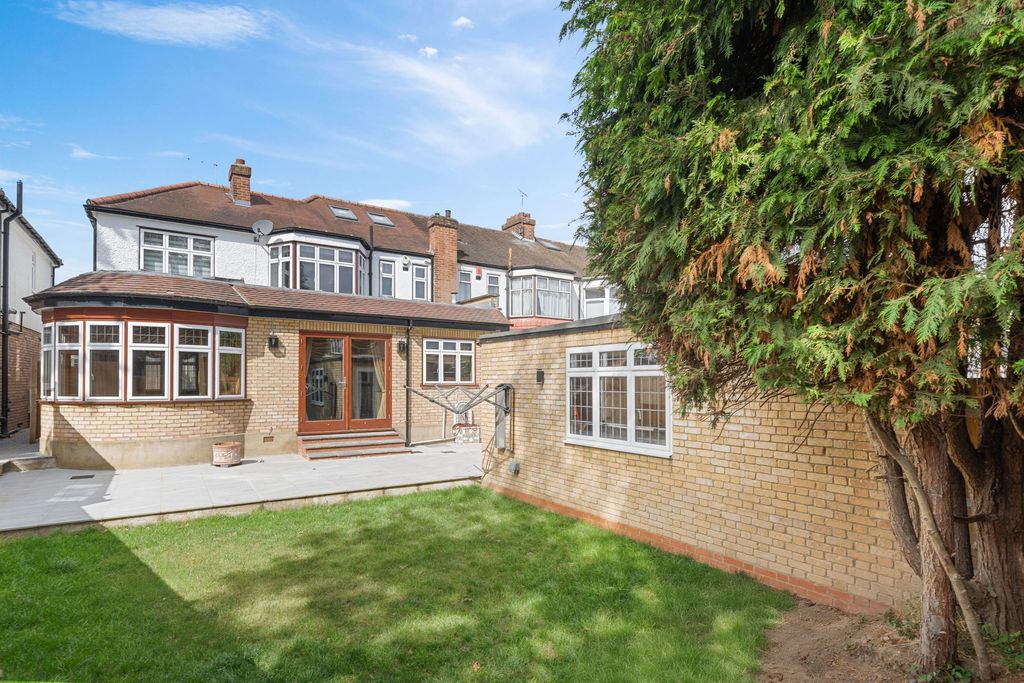Property photo 2 of 22