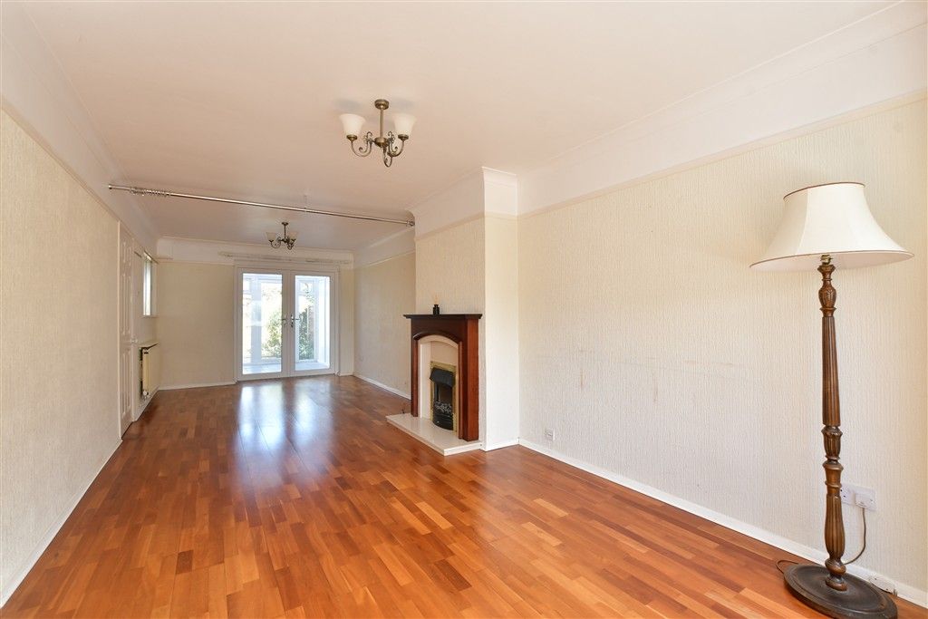 Property photo 3 of 13 Lounge/ Dining Room