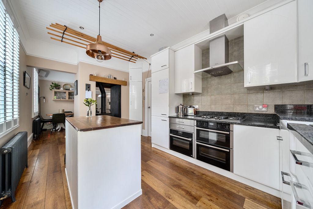 Property photo 3 of 17