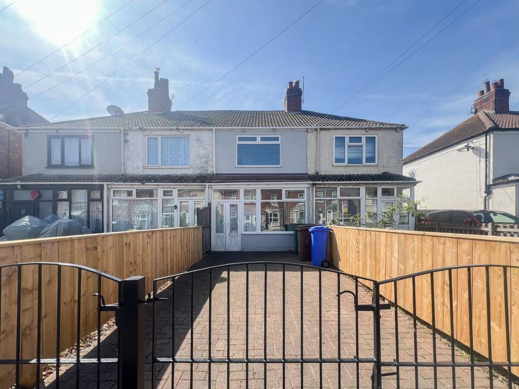 Property photo 2 of 17