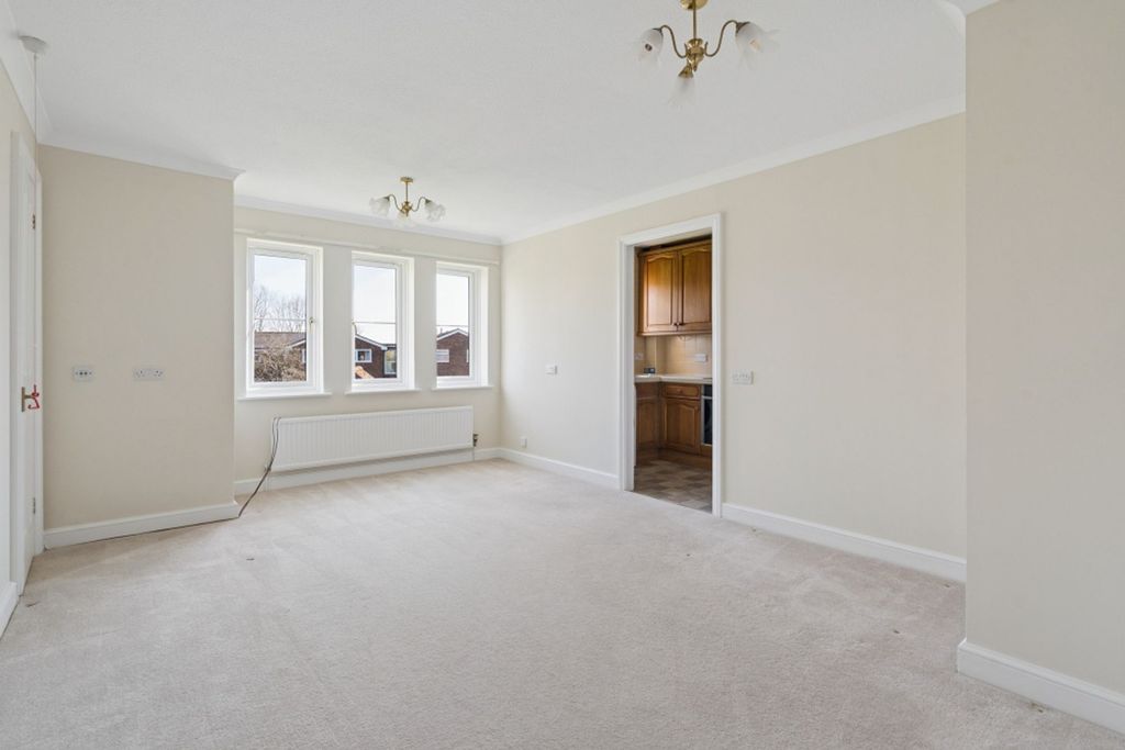 Property photo 2 of 23