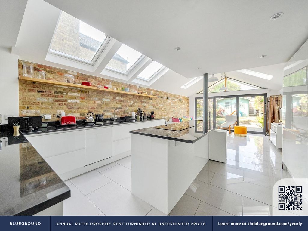 Property photo 3 of 26 Fully Equipped Kitchen