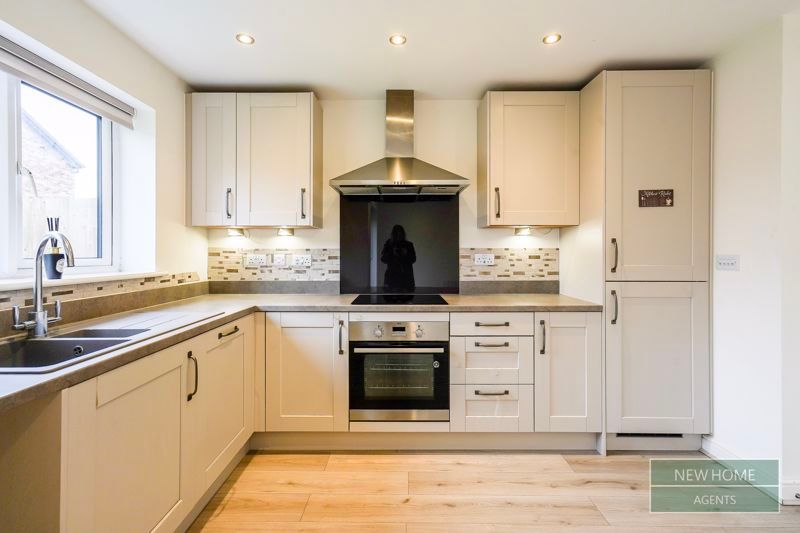 Property photo 3 of 21 Photo 11