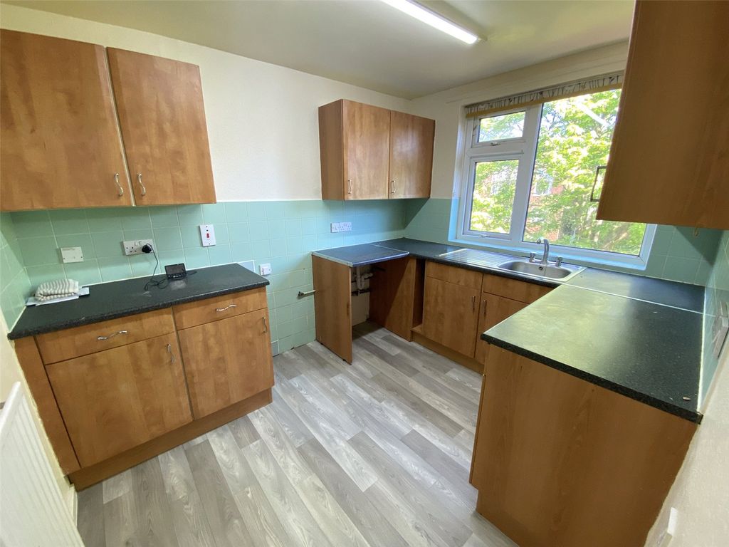 Property photo 2 of 10 Picture No. 27