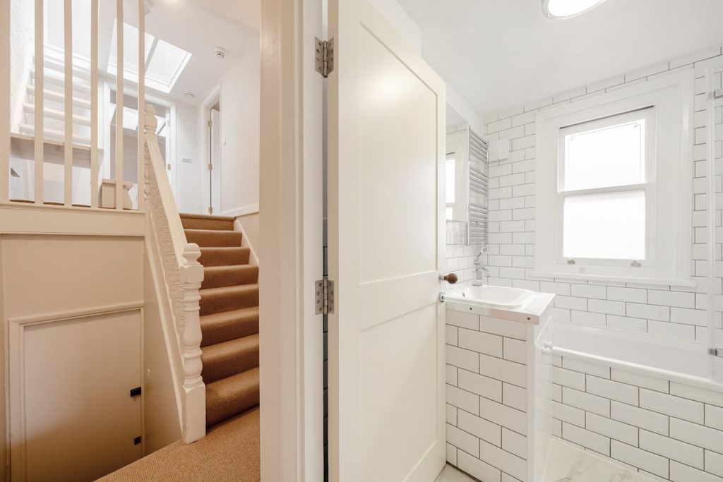 Property photo 3 of 11 Picture No. 16