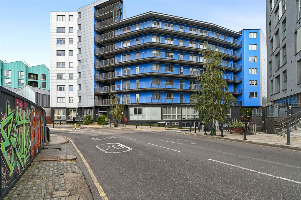 Property photo 3 of 19 External