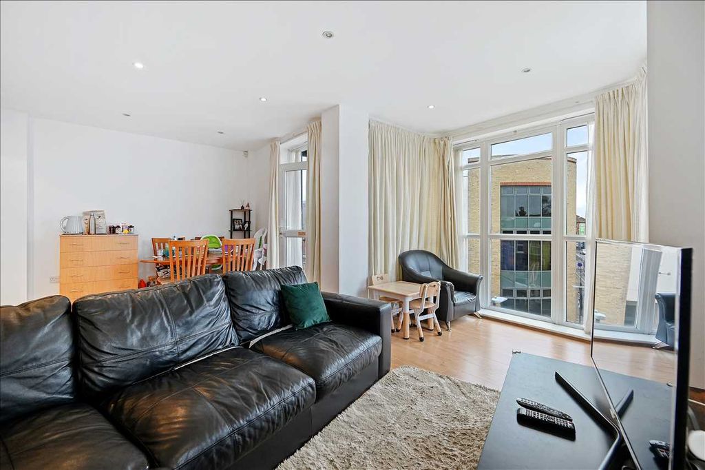 Property photo 2 of 11