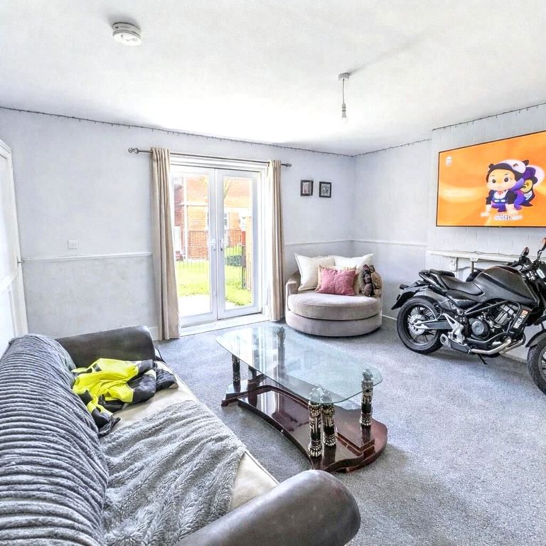 Property photo 3 of 12