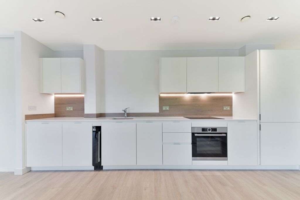 Property photo 2 of 14 Kitchen