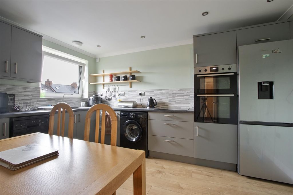 Property photo 2 of 10 Re-Fitted Kitchen/Diner