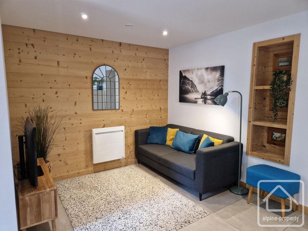 Property photo 2 of 27