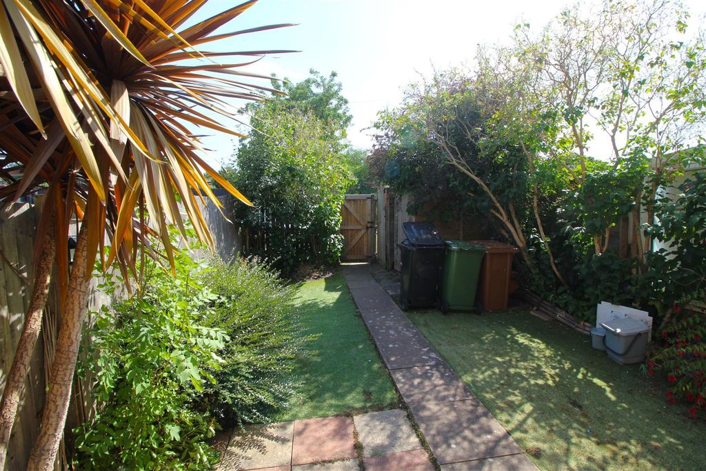 Property photo 3 of 11 Garden Image .Jpg