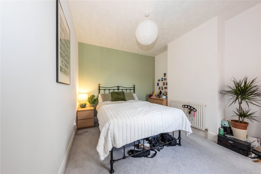 Property photo 2 of 20 Picture No. 15