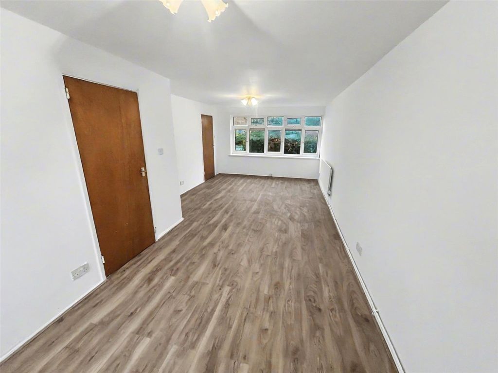 Property photo 3 of 9 Picture No. 26